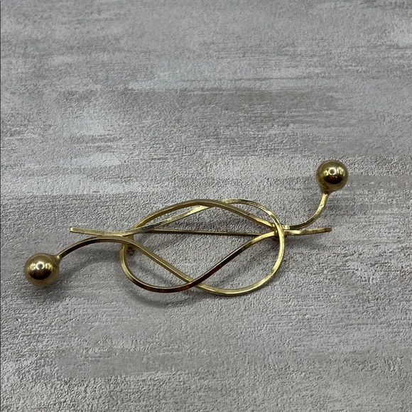 Chic Gold Infinity Brooch Mid Century Modern Abstract Design - Picture 4 of 11